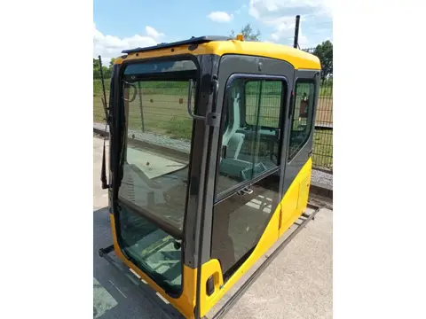 Komatsu Unused Cab to suit -7 excavator (bj 2025)