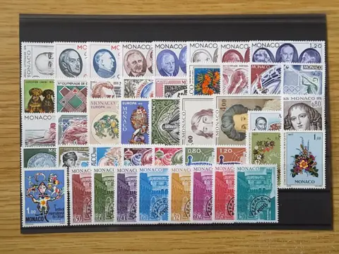 Monaco 1975/1979 - 5 complete years of stamps with souvenir sheets and pre-postmarked stamps - Yvert 1003 à 1208 sans les timbres non émis, BF 10 à 14 et 17, Préoblitérés 34 à 65