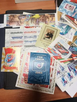 Wereld - 4 albums and batch of blocks. Russia,Bulgaria,Germany. A few thousand stamps, 5,4 kg. - Michel