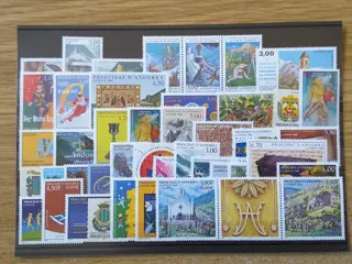 Andorra 1991/2002 - 12 complete years of standard use stamps and booklets - Yvert 400 à 574 sans les timbres non émis, et carnets 4 à 11