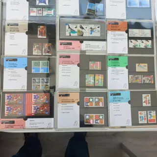 Nederland 1982/2006 - Verzameling 167 postzegelmapjes, 21 boekjes en 7 losse zegels