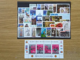 Andorra 2000/2009 - 10 complete years of standard use stamps - Yvert 525 à 680 sans les timbres non émis