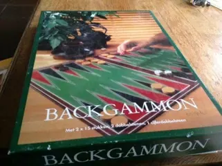 BACKGAMMON SPEL - Strategie en geluk