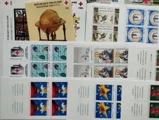 Frankrijk 1963/2000 - 42 Red Cross booklets, mint**, deluxe and no folds, MNH