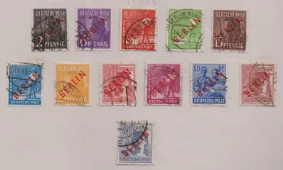 Berlijn 1948/1949 - “Red overprint”, complete, and “black overprint” short set up to 84&nbsp;pfennigs - Michel 1-16, 21-34