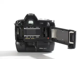 Nikon Nikon F90X + MB10