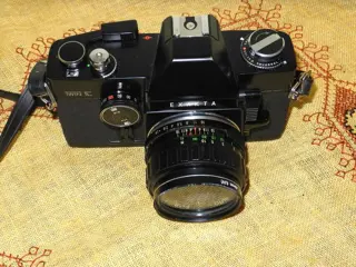 Exakta Twin TL + Exaktar 1,8/50mm + Acc.