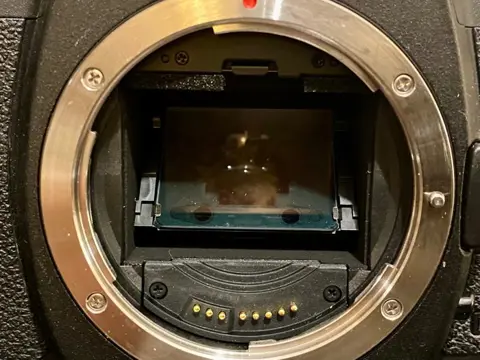 Canon Eos 5D Mark II con solo 16000 scatti + BG-E6 + RS-80N3