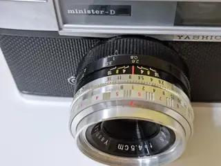 Yashica Minister-D