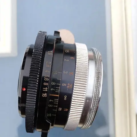 Carl Zeiss Ultron 50mm f1.8