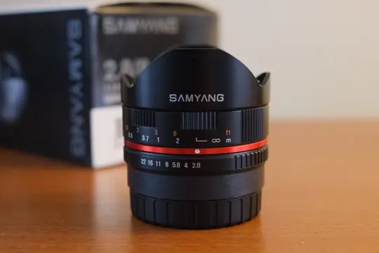 Samyang Optics 8mm UMC f2.8 fish-eye X