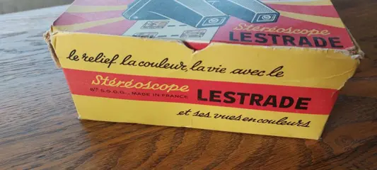 Lestrade 2 X 3-D viewers + 31 stereokaarten.