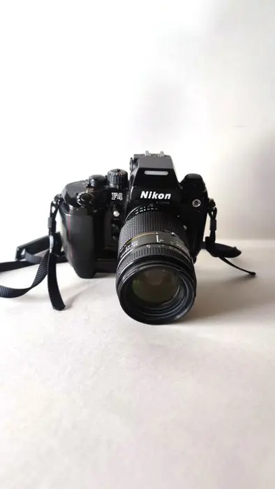 Nikon F4 + MB-21 + Af Nikkor 35-135mm F3.5-4.5