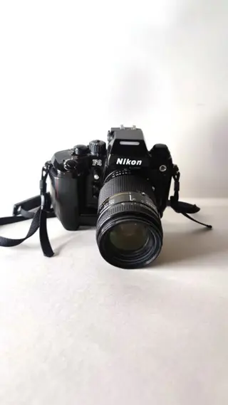 Nikon F4 + MB-21 + Af Nikkor 35-135mm F3.5-4.5