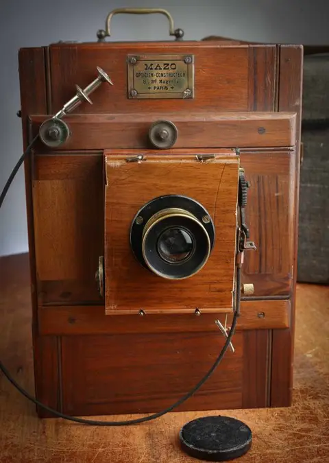 Chambre 13x18 MAZO Paris avec lens H.RousselAnastigmat 6 verres avec obturateur et sacoche