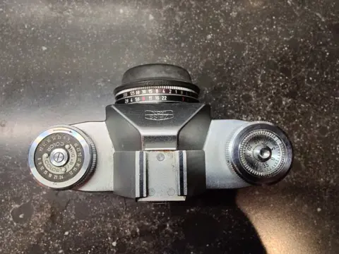 Zeiss Ikon Contaflex (Alpha) + Pantar 2,8/45mm + Pantar 4/75 + Accessories