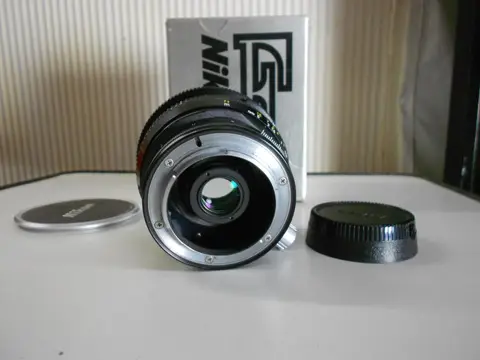 Nikon PC-Nikkor 28mm F4 Wide angel Shift, decentrabile