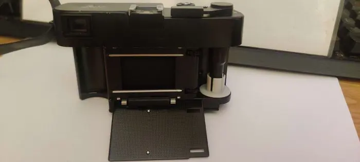 Leica, Leitz CL + SUMMICRON-C 1:2/40 + ELMAR-C 1:4/90