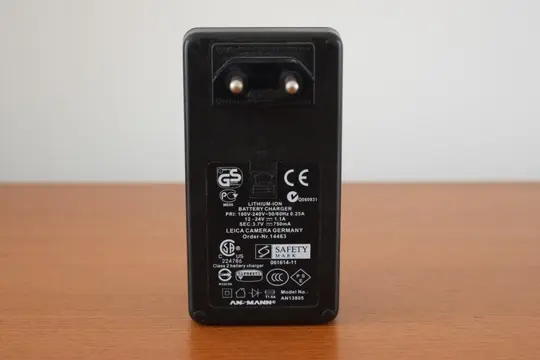 Leica M8 oplader