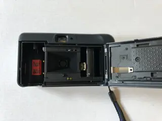 Nikon, Olympus, Samsung, Pentax, Revue 6 Compact cameras