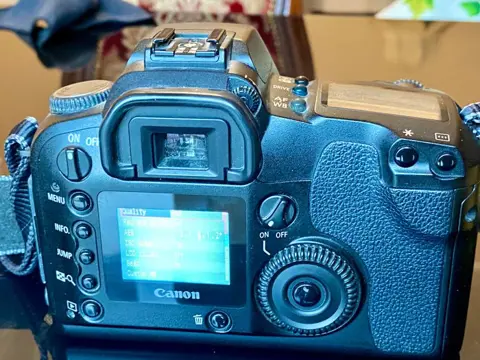 Canon Eos D60 + SanDisk 256MB