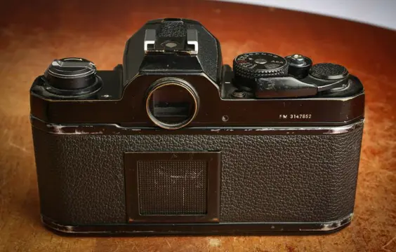 Nikon FM + RolleiflexSL35 E & Mamiya ZM à réparer ou pour Collection + accessoire Flash pour Nikon F