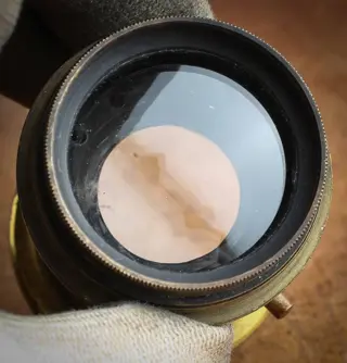 Objectif en laiton à diaphragmes de f= 8 à f= 64 en bon état