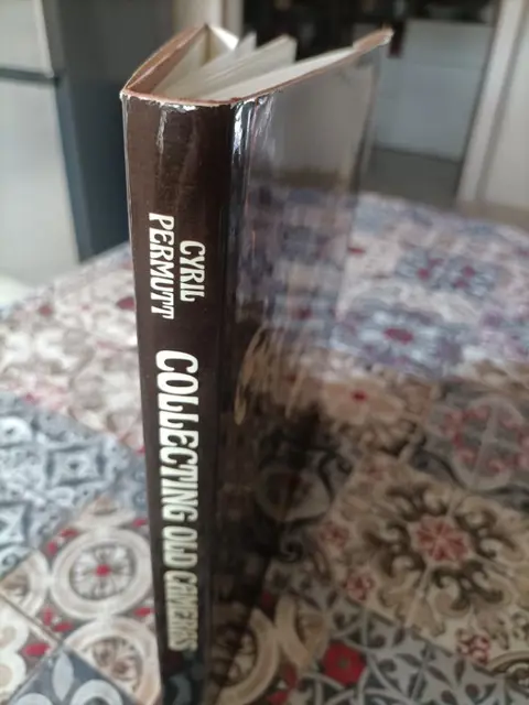 Collecting old cameras Cyril Permuttda Capo Press NY 1976