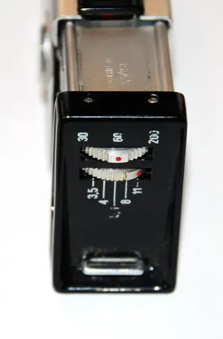 Kiev en Minolta spionagecamera Vega 2 en Minolta 16 P