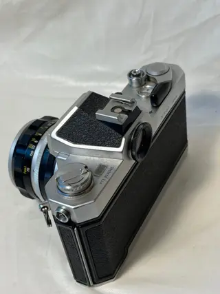 Nikon Nikkormat FT2 + Nippon Kogaku Nikkor-H50mm 2.0