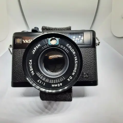 Yashica YASHICA ELECTRO 35 GX zwart (1975) met Color-Yashinon DX 1,7/40mm