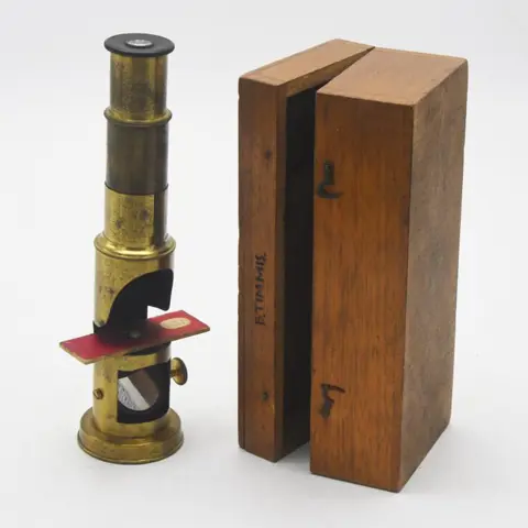 Unknown 2 veldmicroscopen