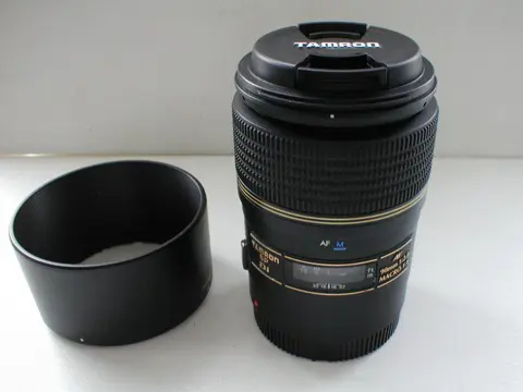 Tamron SP Di AF 90mm F/2.8 macrolens voor EOS