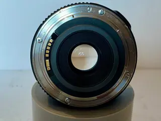 Canon EF-S 24mm f 2,8 STM