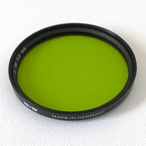 Etui met 8 filters 4 x 67 mm en 4 x 62 mm .