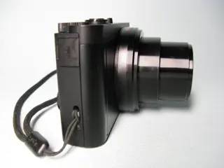 Sony DSC WX500 WiFi Digital Camera Tilting LCD Black Color