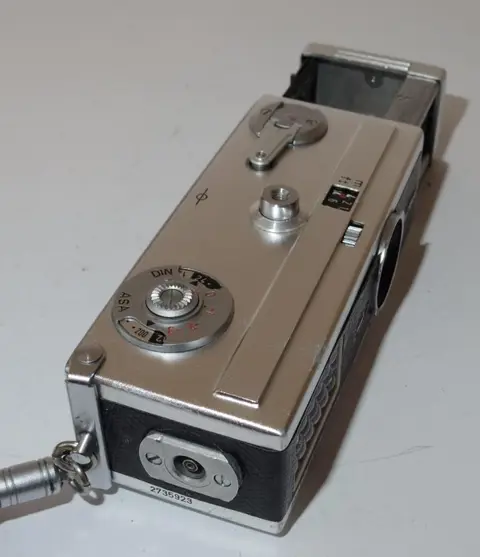 Rollei 16s - eind jaren 60 - incl. flitser