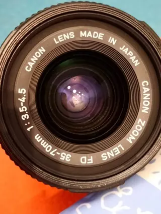 Canon Zoom Lens FD 35-70mm. 1:3.5-4.5 (Con Macro)