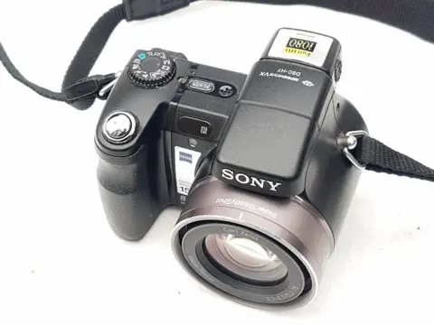 Sony Cybershot DSC-H7 + Carl Zeiss Video-Tessar 2.7-4.5/5.2-78