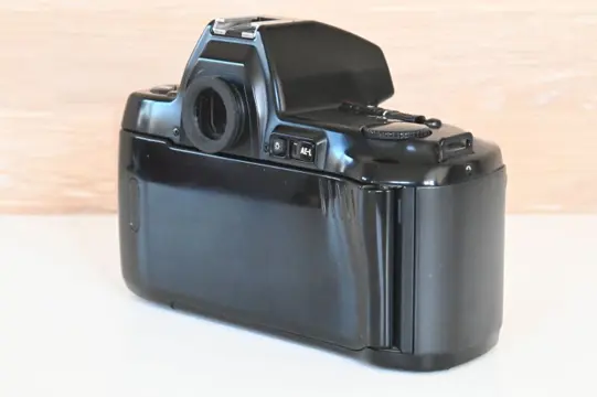 Nikon F-801s + manual + Acc.