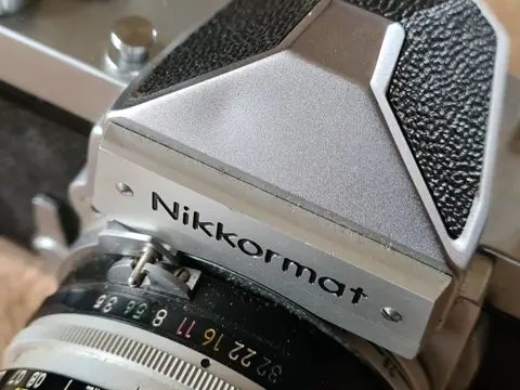 Nikon Nikkormat FT mit Micro-Nikkor-P 3,5/55mm Macroobjektiv