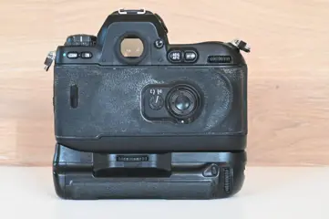 Nikon F100