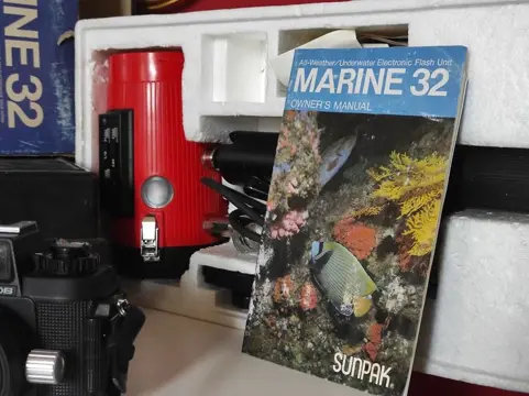 Nikon Nikonos IV A + flash