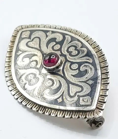 AntiekZilveren- Niello & Granaat - 925 Zilver - Broche