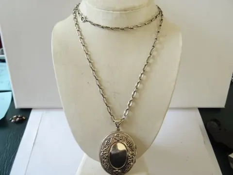 Gesloten Medaillon/Ned. keuren - 835 Zilver - Collier met hanger