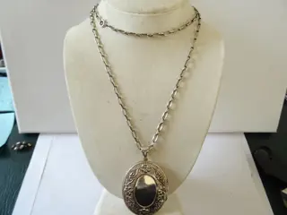 Gesloten Medaillon/Ned. keuren - 835 Zilver - Collier met hanger