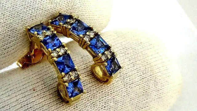 Sapphire Earrings - 14 karaat Geel goud - Oorbellen Saffier - Ceylon blauw en diamanten - geen reserveprijs