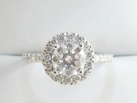 GIA Lab Report 1.01CTW diamonds F/VS2 Round cut0.71CT center stone and 0.30CT VS clarity side stones - 18 karaat Witgoud - Ring - 1.01 ct Diamant - Diamanten