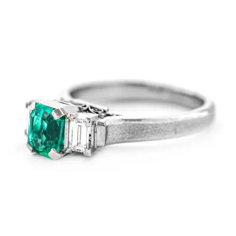 0.92 tcw Emerald Ring Platina - Ring - 0.67 ct Smaragd - Diamanten van 0,25 ct - geen minimumprijs