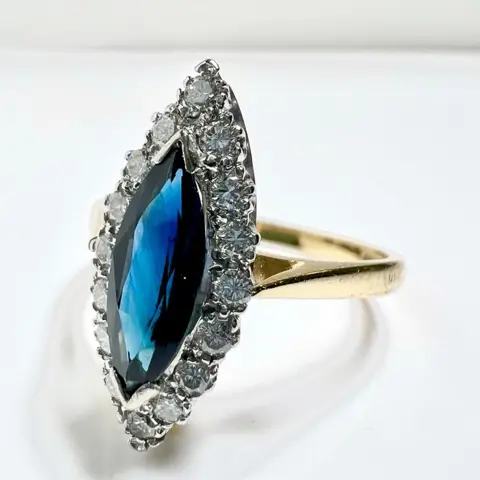 Handcrafted mit Signé - 18 karaat Geel goud, Witgoud - Ring - 0.75 ct Saffier - 0,50 cent. diamanten
